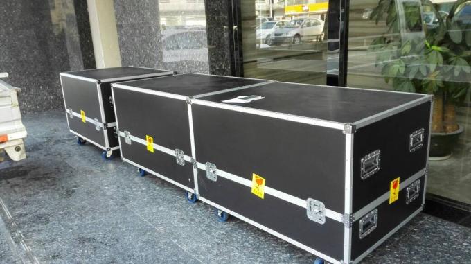 22インチ3Dホログラムプロジェクター 270度ホログラムディスプレイボックス ホログラムピラミッド フルHD解像度 3Dディスプレイショーケース 3