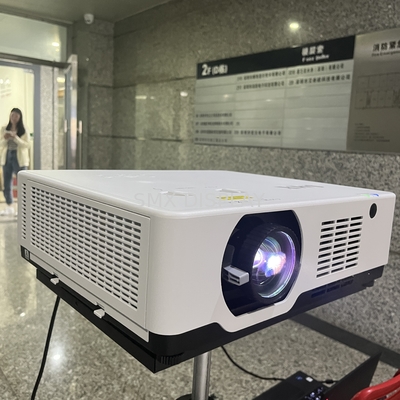 OEM ODM完全なHD 4K 3LCDレーザー プロジェクター、360度の投射のホーム シアター プロジェクター