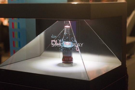 22インチ3Dピラミッドホログラムプロジェクターケース キャビネット 270度ホログラムディスプレイ 3Dホログラムボックス